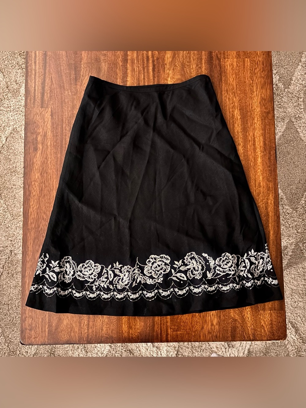 Ann Taylor LOFT Linen Blend Skirt Mid Length Black Embroidered Lined Womens 2
